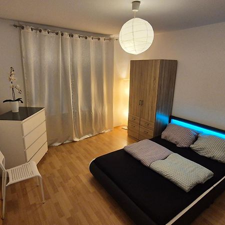 Schoene 3 Schlafzimmer Wohnung Mit 4 Dopplbetten Berlin Zewnętrze zdjęcie