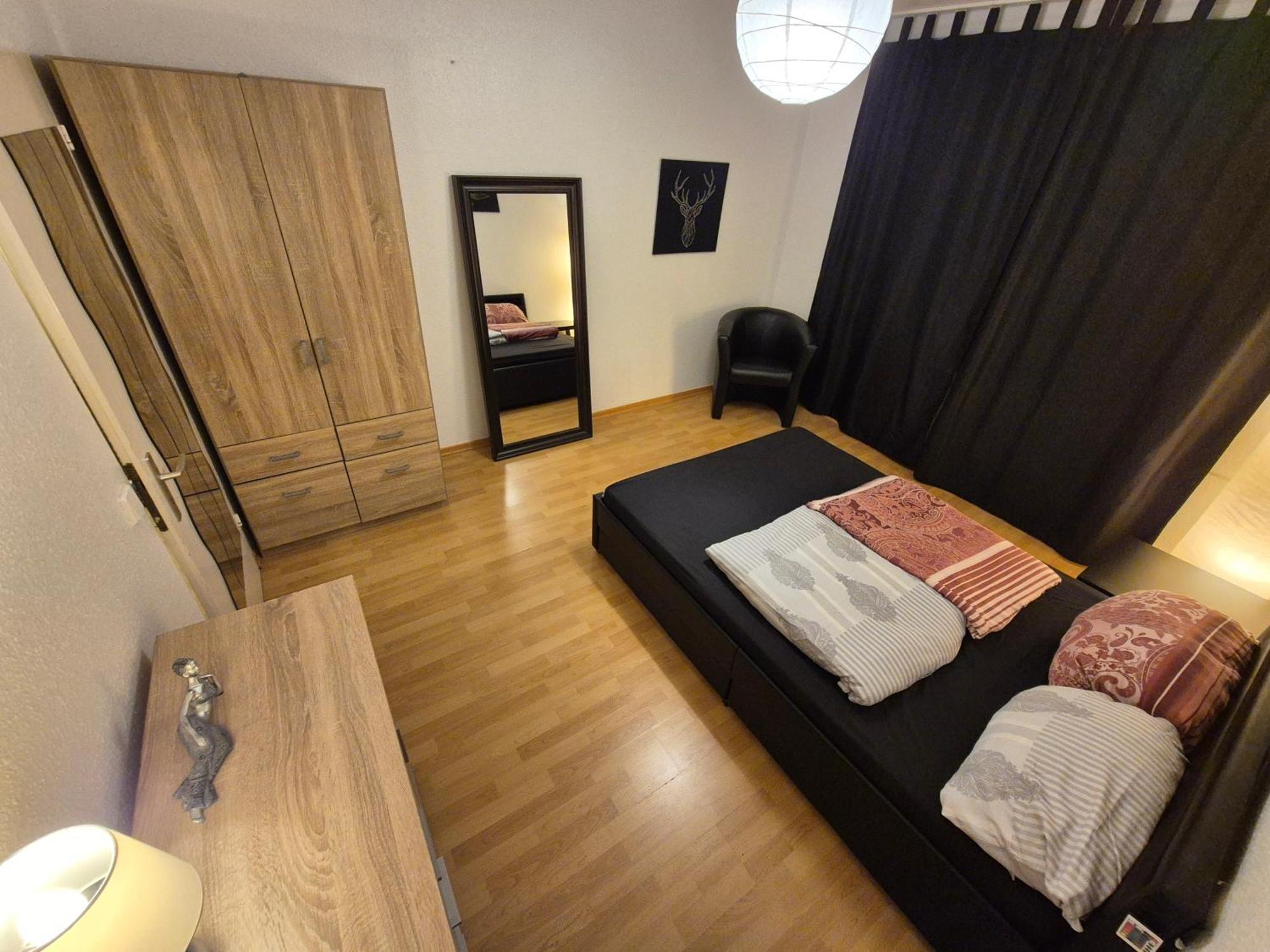 Schoene 3 Schlafzimmer Wohnung Mit 4 Dopplbetten Berlin Zewnętrze zdjęcie